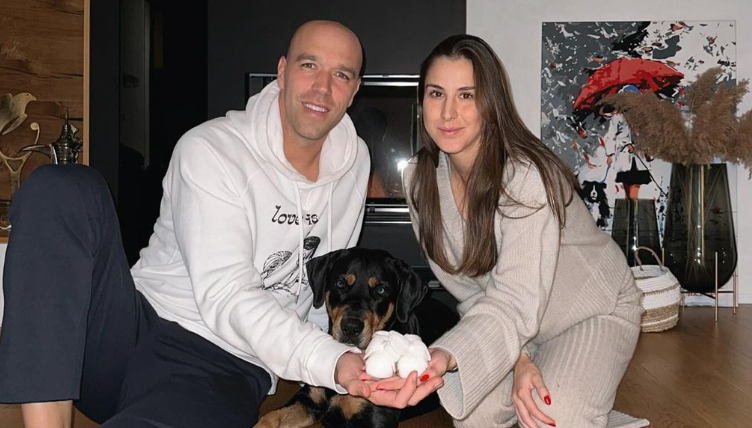 Tennis Carnet Rose Belinda Bencic Nous Attendons Notre Petit tennis-carnet-rose-belinda-bencic-nous-attendons-notre-petit